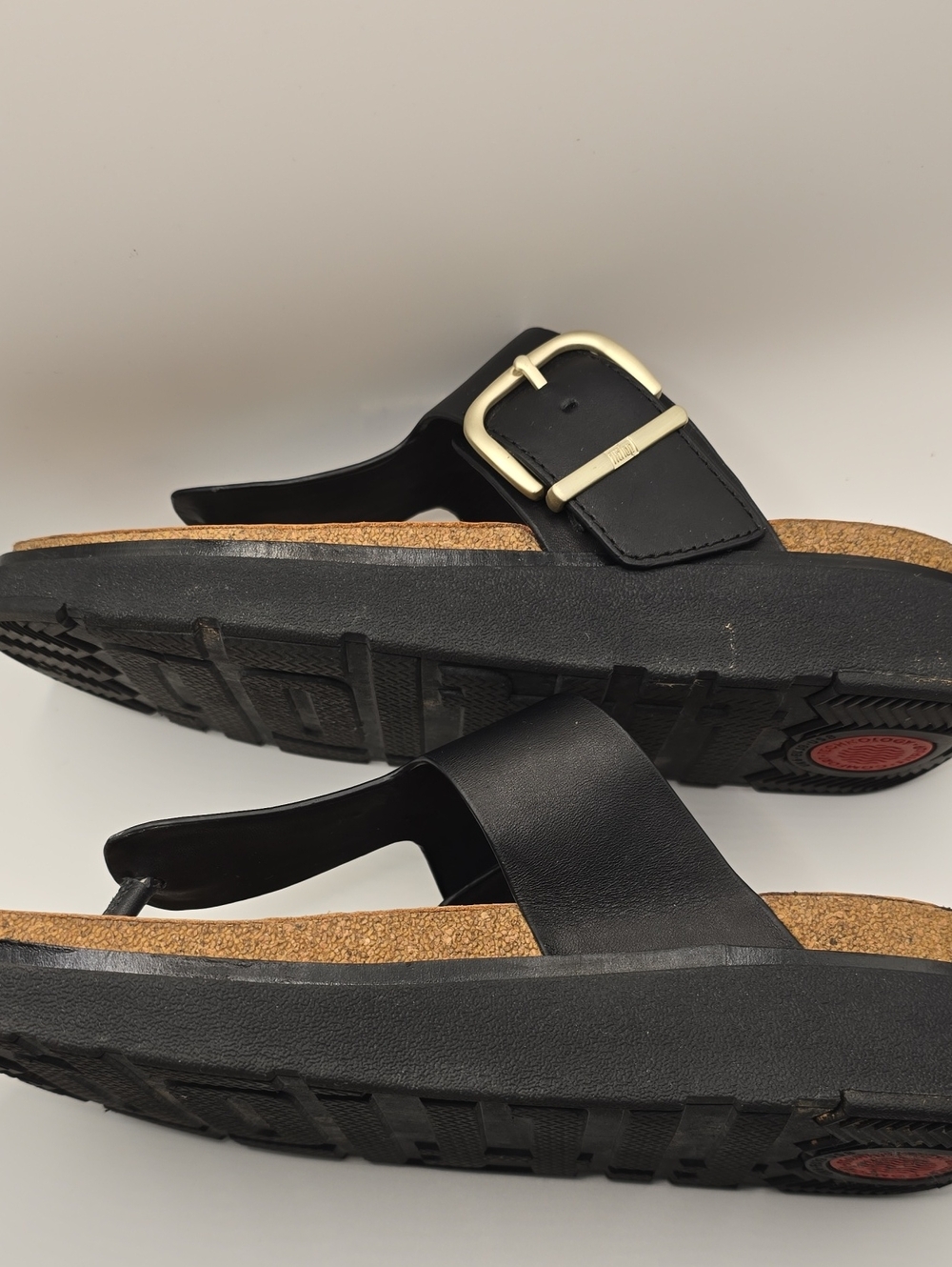 FitFlop Gen-FF Buckle Leather Toe-Post Sandals - Picture 7 of 11